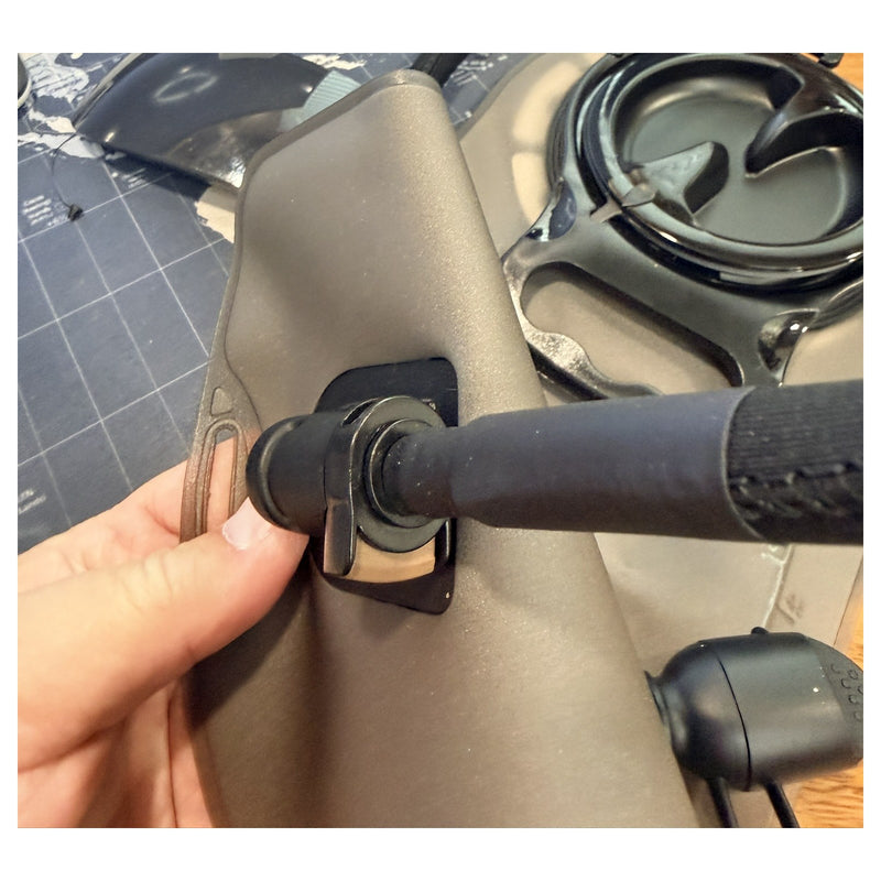 Load image into Gallery viewer, Hydration bladder quick-release hose connection
