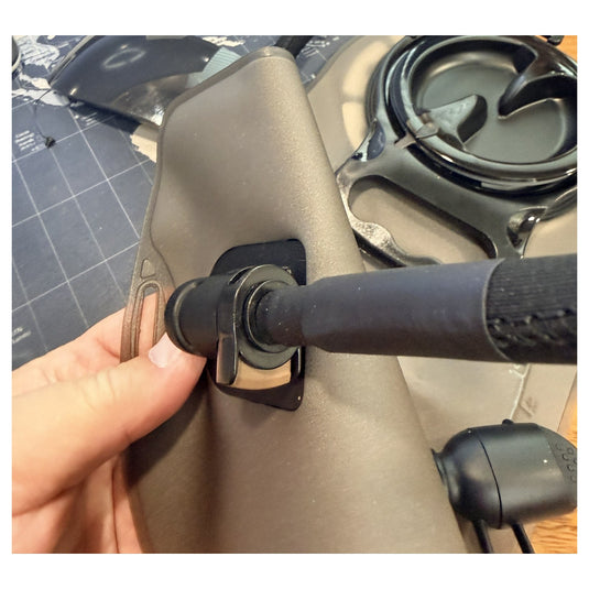 Hydration bladder quick-release hose connection